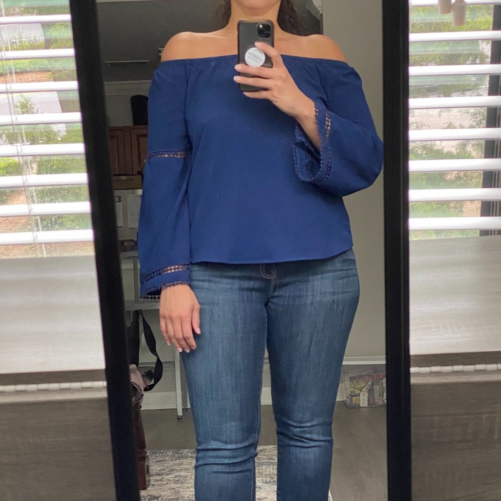Fashion Web Off shoulder shirt size small